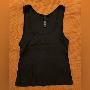 Skims Cotton Rib Tank in Soot Size Large